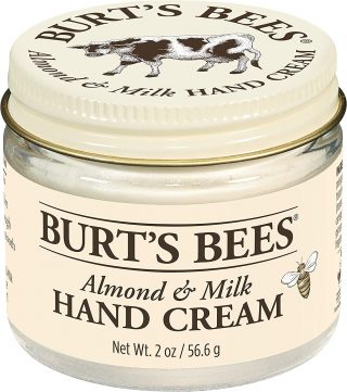 crema al latte di mandorle di Burt's Bees